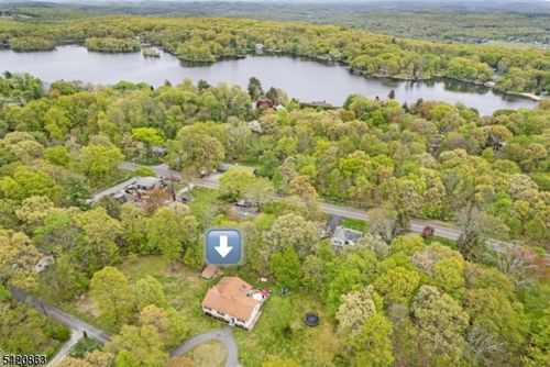 4 Grove St, Newton, NJ, 07860-6849 | Card Image