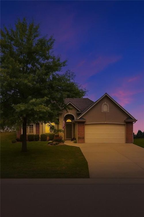 816 Nw Cedar Ln, Grain Valley, MO, 64029-8461 | Card Image