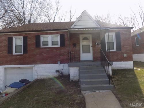 8706 Kendale Dr, Saint Louis, MO, 63121-4222 | Card Image
