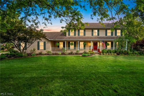 2384 Twin Lakes Dr, Uniontown, OH, 44685-9715 | Card Image