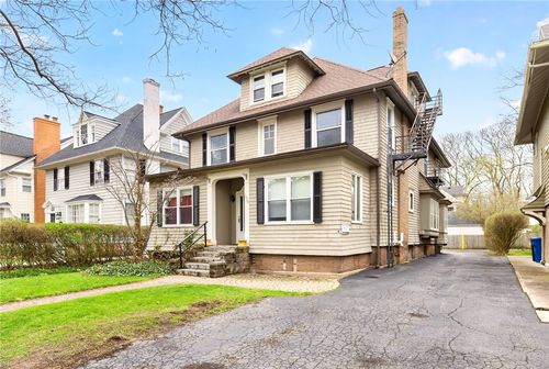 326 Barrington St, Rochester, NY, 14607-3300 | Card Image