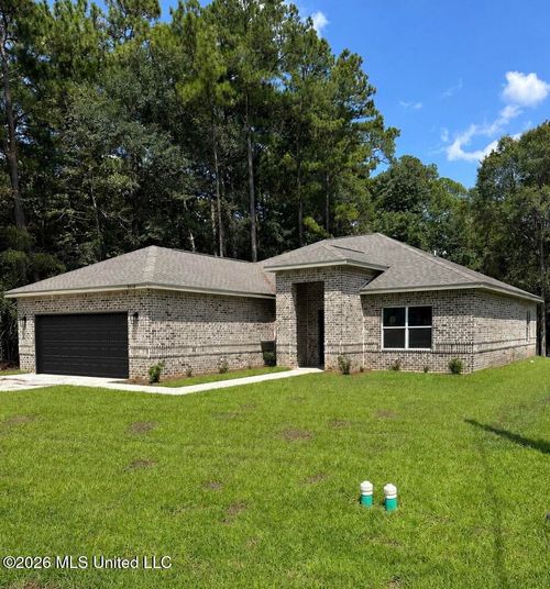 8904 Boxwood Ln, Gautier, MS, 39553-1800 | Card Image