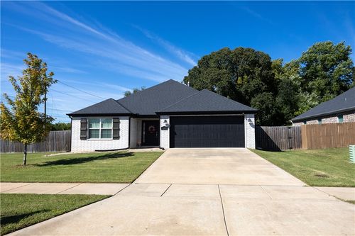 1121 N Pershing St, Fayetteville, AR, 72704-5091 | Card Image