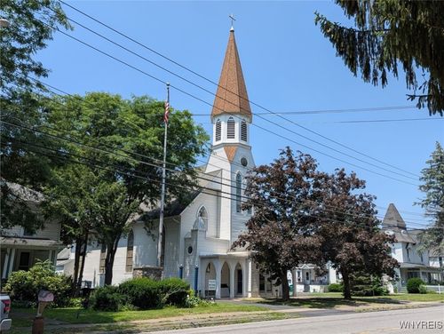 3854 Main St, Strykersville, NY, 14145-9537 | Card Image