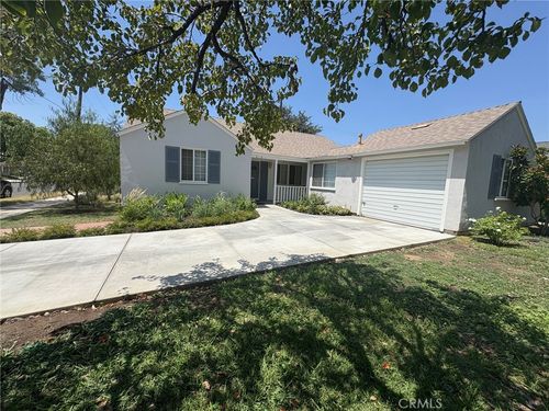 8101 Bianca Ave, Northridge, CA, 91325-4417 | Card Image