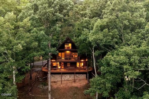 3436 Quail Way, Pigeon Forge, TN, 37862-8371 | Card Image