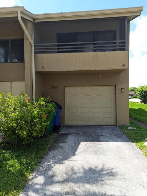 c-ii-8380 S Missionwood Cir, Miramar, FL, 33025-2900 | Card Image