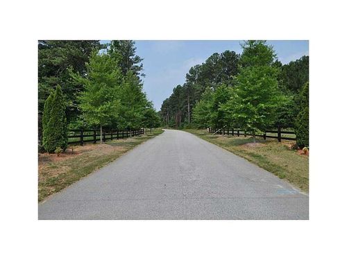 535 Penny Ln, Loganville, GA, 30052-5202 | Card Image