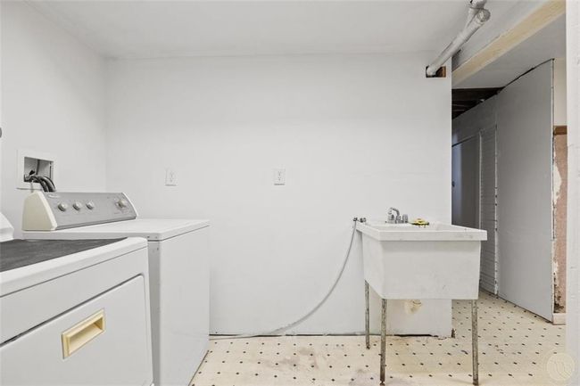 1115 1 St St W, House other with 3 bedrooms, 3 bathrooms and null parking in Roundup MT | Image 23