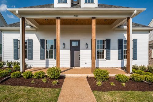 2100 Greenbrier Lakes Blvd N, Piperton, TN, 38017-4143 | Card Image