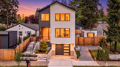 11709 Roosevelt Way Ne, Seattle, WA, 98125 | Card Image