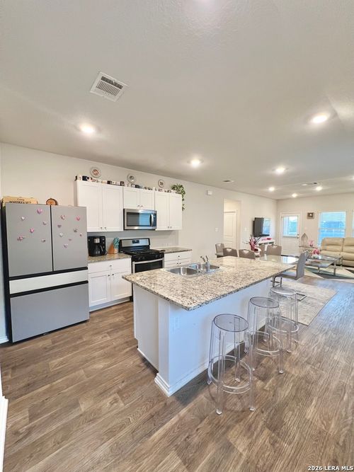 4515 Felsite Ave, San Antonio, TX, 78253-7136 | Card Image