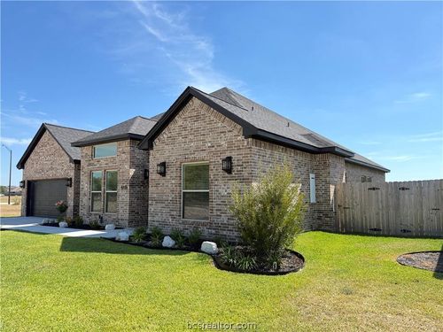 4205 Skylar Dr, College Station, TX, 77845-2253 | Card Image