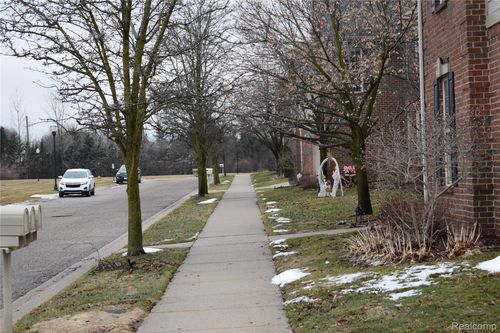 1159 Chestnut St, Pontiac, MI, 48342-1891 | Card Image