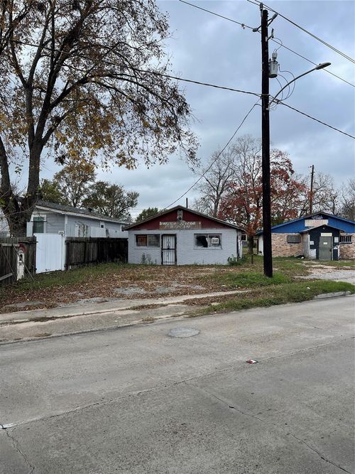 7413 W Montgomery Rd, Houston, TX, 77091-2121 | Card Image