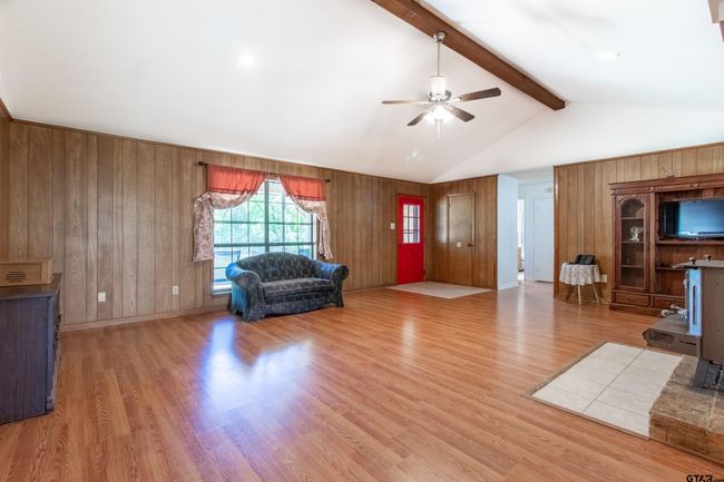 15502 County Road 1227, House other with 4 bedrooms, 2 bathrooms and null parking in Flint TX | Image 5