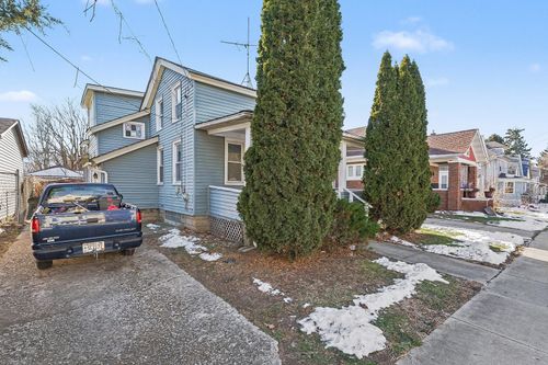 541 4th Ave, Aurora, IL, 60505-4326 | Card Image