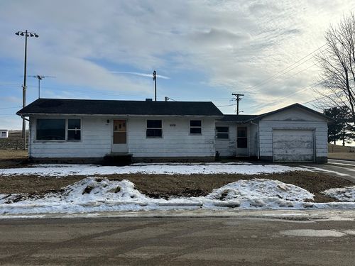 441 W South St, Preston, IA, 52069-9701 | Card Image