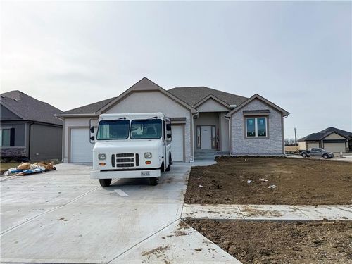 12800 S Foxborough Ct, Lee's Summit, MO, 64086-5714 | Card Image