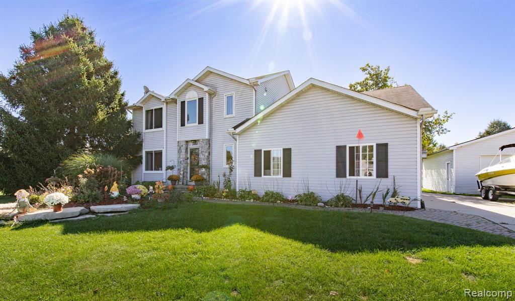 Bull Run, Oxford, MI 48371 #1