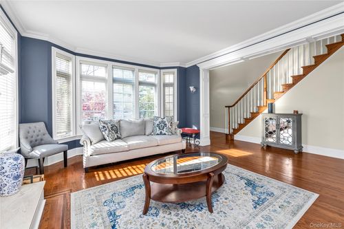 115 Lincoln Ave, Rockville Centre, NY, 11570-5902 | Card Image