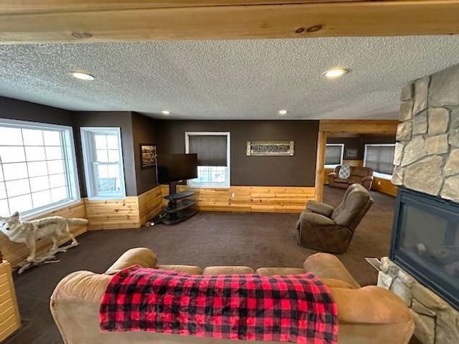 Living Room | Image 11