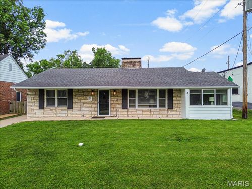 913 Blossom Ln, Saint Louis, MO, 63119-1213 | Card Image