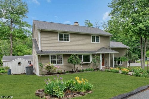 30 Laurel Dr, Wayne, NJ, 07470-4449 | Card Image