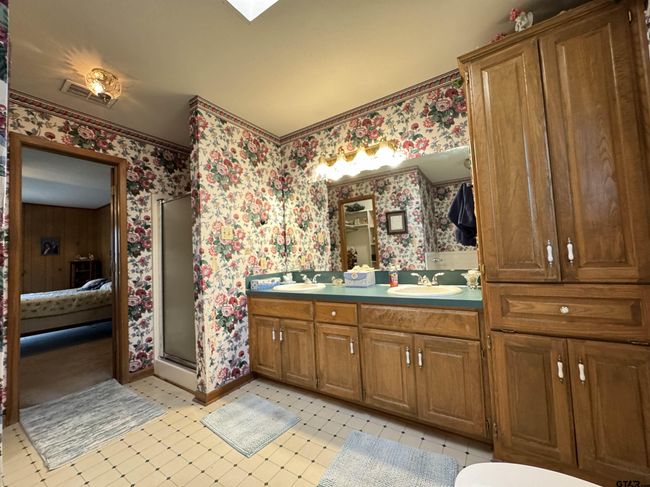 22001 County Road 2321, House other with 3 bedrooms, 2 bathrooms and null parking in Arp TX | Image 19