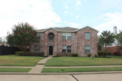630 Bluechalk Dr, Cedar Hill, TX, 75104-6035 | Card Image