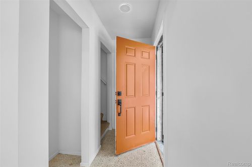 15846 Lesure St, Detroit, MI, 48227-3336 | Card Image