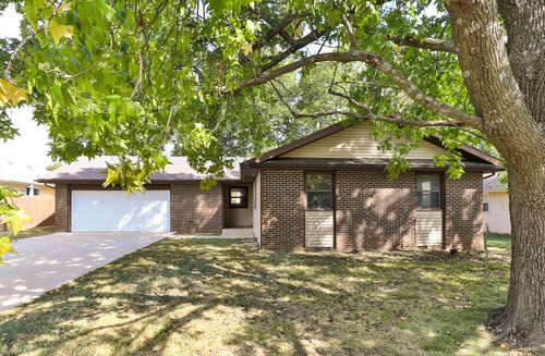 2117 Northwood St, Bolivar, MO, 65613-2263 | Card Image