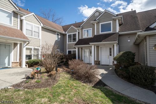 89 Bourne Cir, Hamburg, NJ, 07419-1293 | Card Image