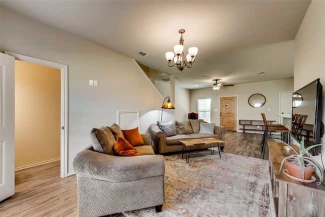 906 Chaparral Trl, Home with 3 bedrooms, 3 bathrooms and null parking in Midlothian TX | Image 8