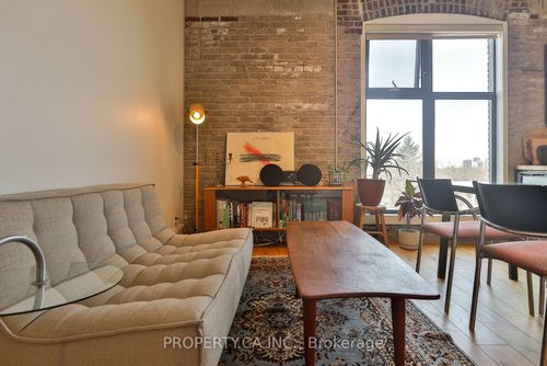 407-363 Sorauren Ave, Toronto, ON, M6R3C1 | Card Image