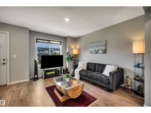 33-3025 151 Ave Nw, Edmonton, AB, T5Y3W4 | Card Image