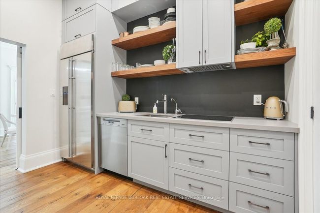 524 Locust St, Home with 0 bedrooms, 2 bathrooms and null parking in Burlington ON | Image 10