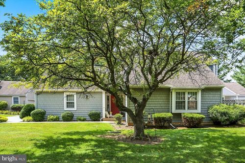 1037 Hillview Ln, HERSHEY, PA, 17033-2227 | Card Image