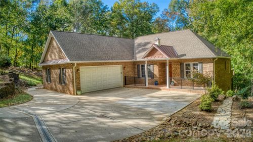 906 Rocky Cove Ln, Denton, NC, 27239-7266 | Card Image