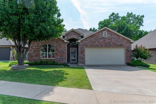 10912 Augusta Dr, Jenks, OK, 74037-2202 | Card Image
