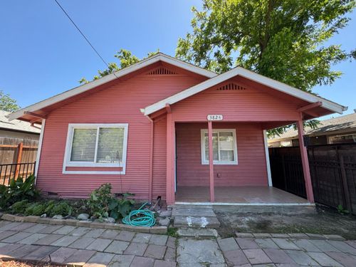 3824 14th Ave, Sacramento, CA, 95820-1204 | Card Image
