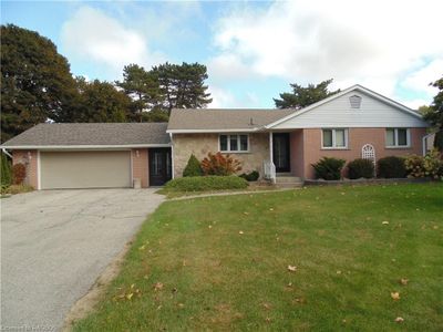 649 Drummond Dr, House other with 3 bedrooms, 1 bathrooms and 8 parking in Port Elgin ON | Image 1