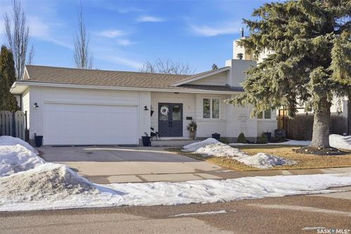 7 Kindrachuk Cres, Saskatoon, SK, S7K6J1 | Card Image