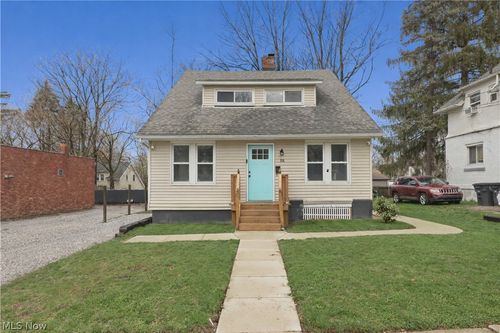 318 Pioneer St, Akron, OH, 44305-3431 | Card Image