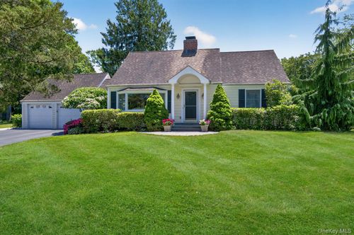 52 Cameron Dr, Huntington, NY, 11743-2020 | Card Image