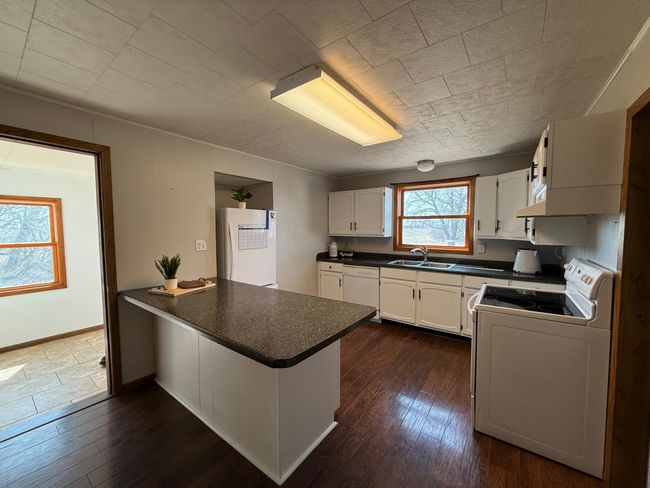 Kitchen | Image 15