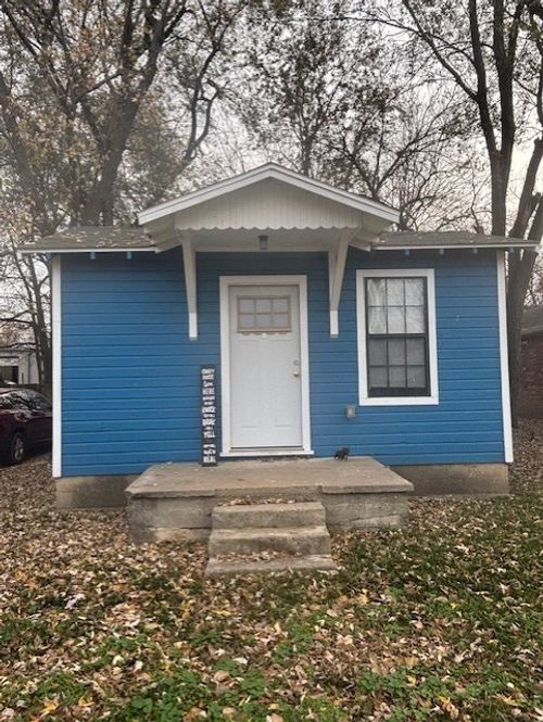 201 E Cleveland St, Prairie Grove, AR, 72753-3209 | Card Image