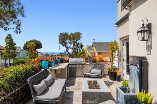 423 Poppy Ave, Corona del Mar, CA, 92625-2509 | Card Image
