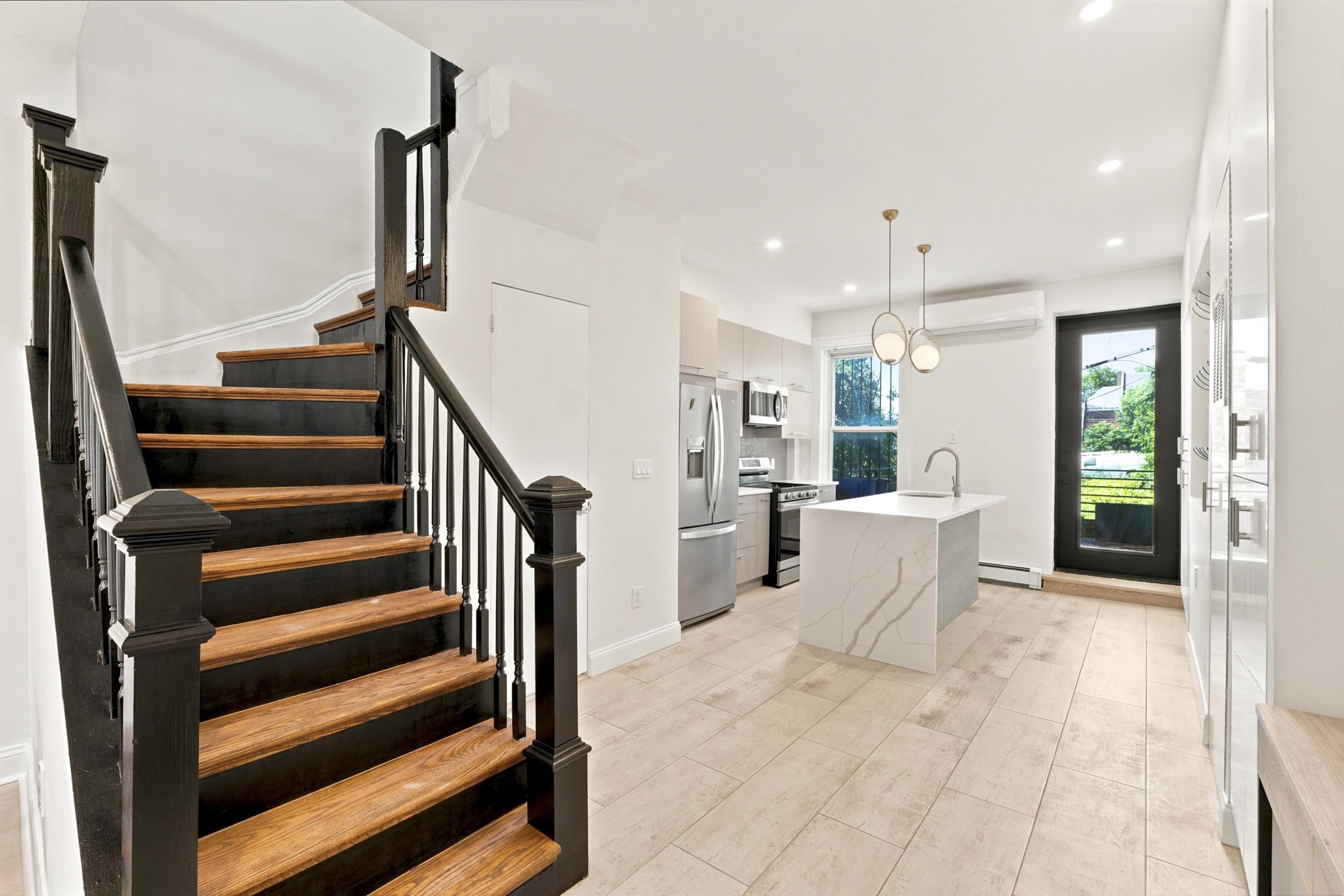Residential Lease in JC, Bergen-Lafayett