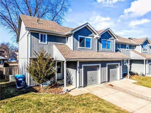 6518 Charles St, Shawnee, KS, 66216-2765 | Card Image